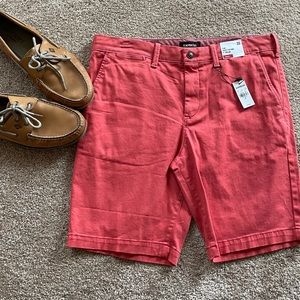 NEW Express Men’s coral cargo shorts size 33